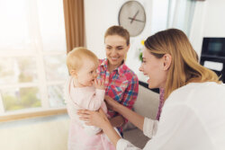 Young babysitter meets the mother of the children.